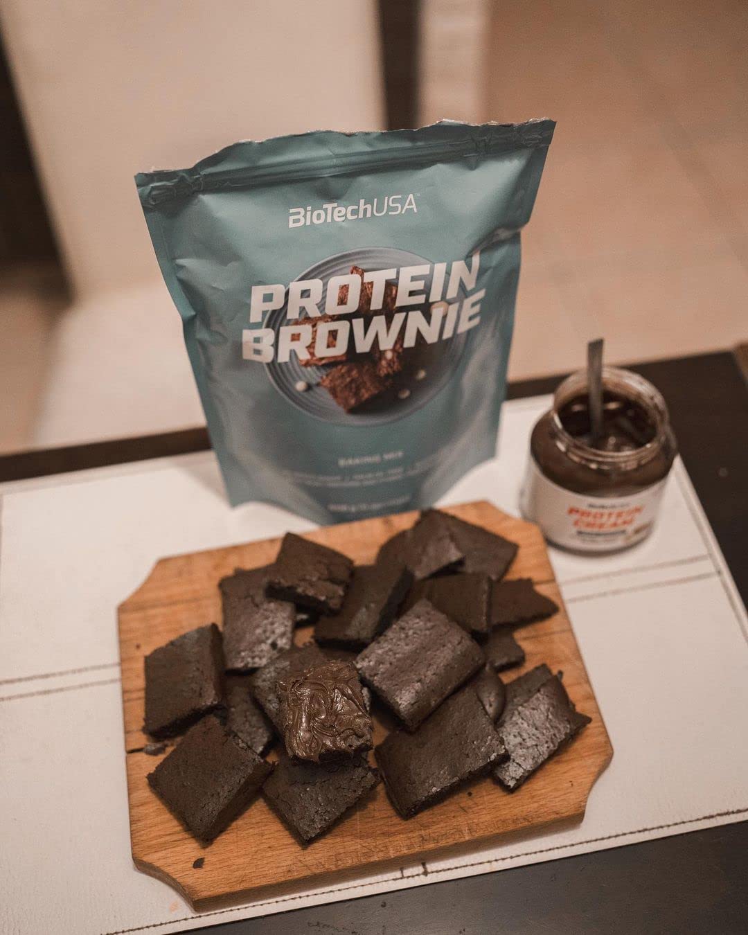 BioTechUSA Protein Brownie, Baking Mix with Collagen, whey proteins and sweeteners. 600 g, Chocolate BioTechUSAAu supplements