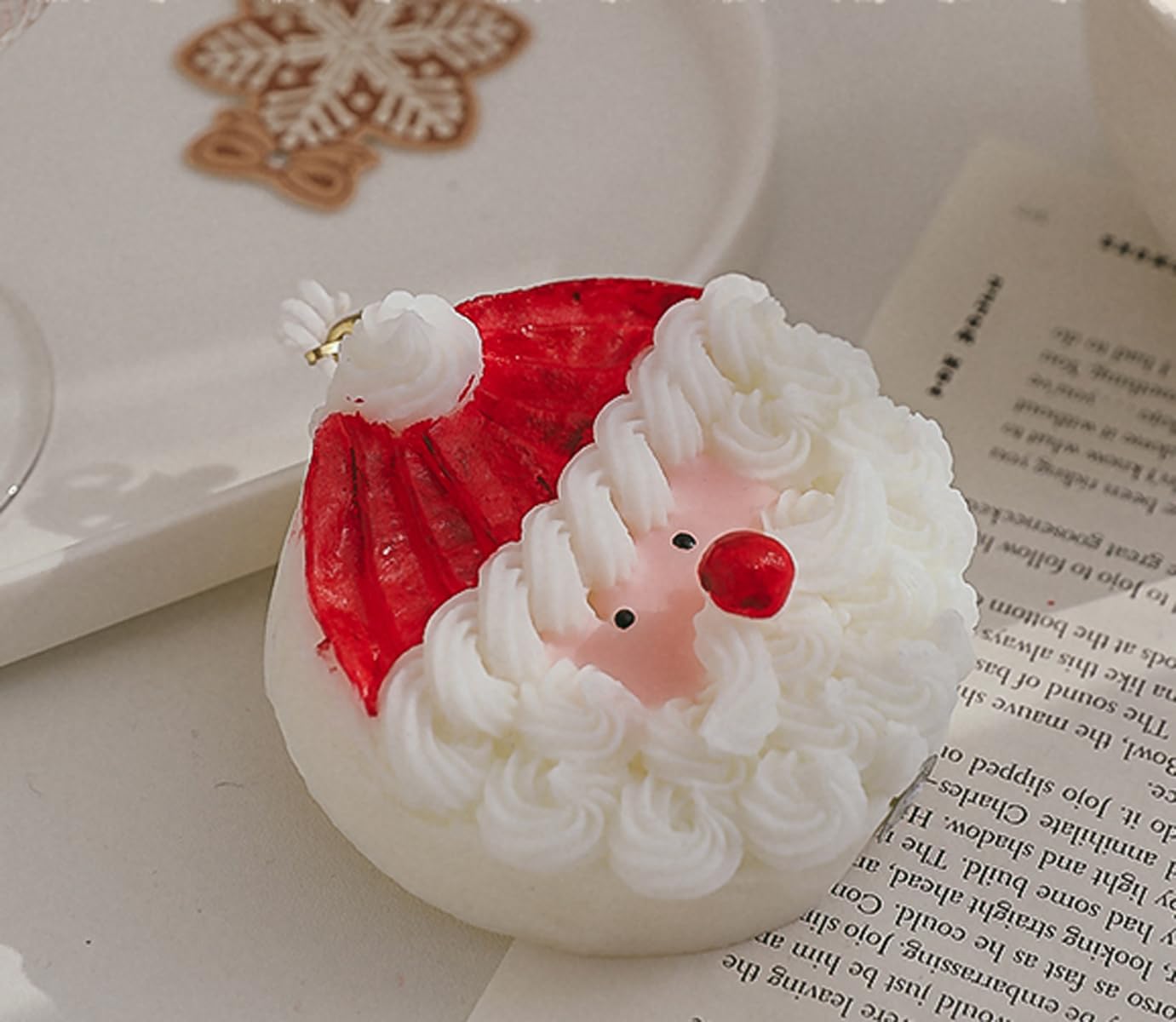 Christmas Cake Scented Candle,110G Handmade Aroma Soy Wax Santa Claus Decorative Candle T-shinAu supplements