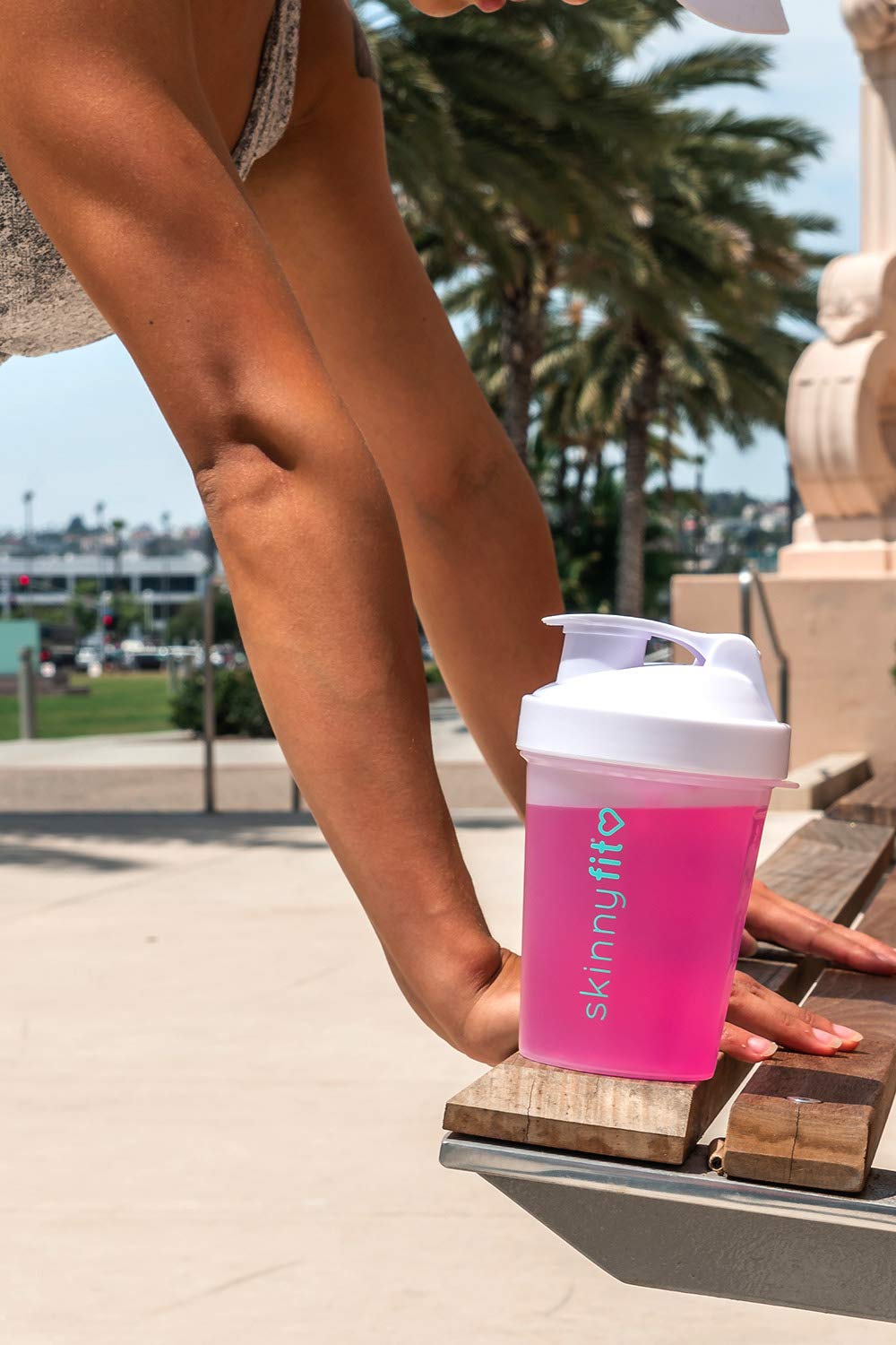 SkinnyFit Super Shaker Bottle 20oz. BPA free with Mixing Grid Technology, Leak Proof SkinnyFitUS supplements