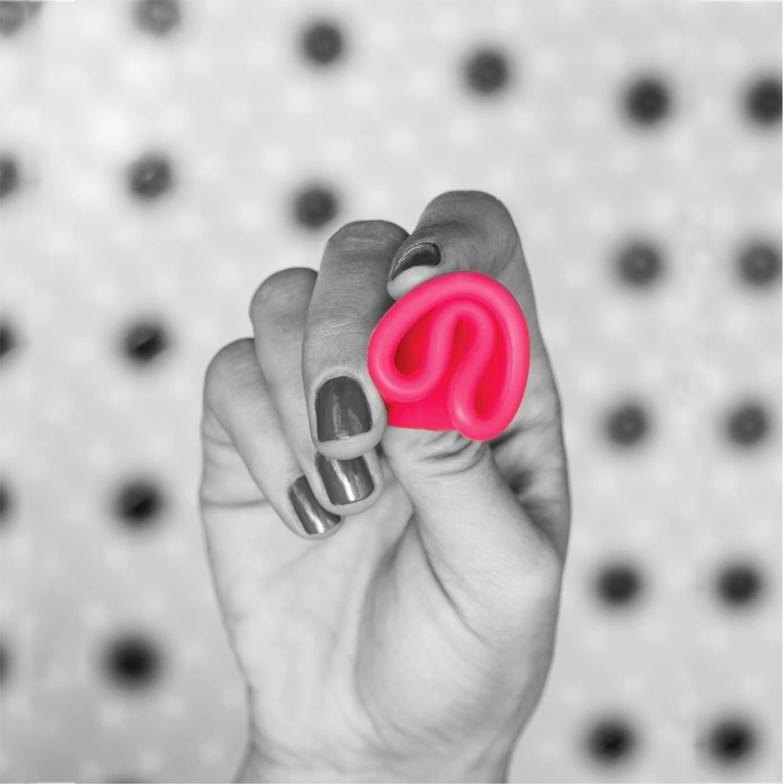 Oi | Organic Initiative - Menstrual Cup | Small - Slim-fit, Wear for 12 hrs | Reusable, Leak Free (17 ml) oiAu supplements