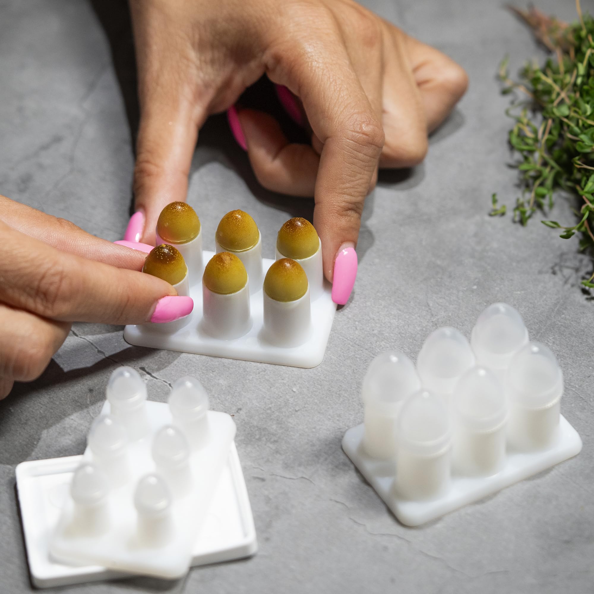 Suppository Molds Kit - Made in France, 3 Sizes (1ml, 2ml, 3ml), Reusable Suppositories Mold - 4 Trays HoxycomAu supplements