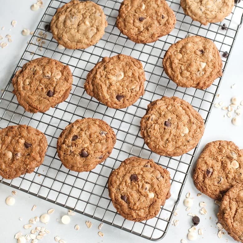 Nordic Ware Naturals Half Sheet Pan, Deluxe Silicone Liner and Cooling Rack, Cookie or Roasting Bakers Set Nordic WareAu supplements
