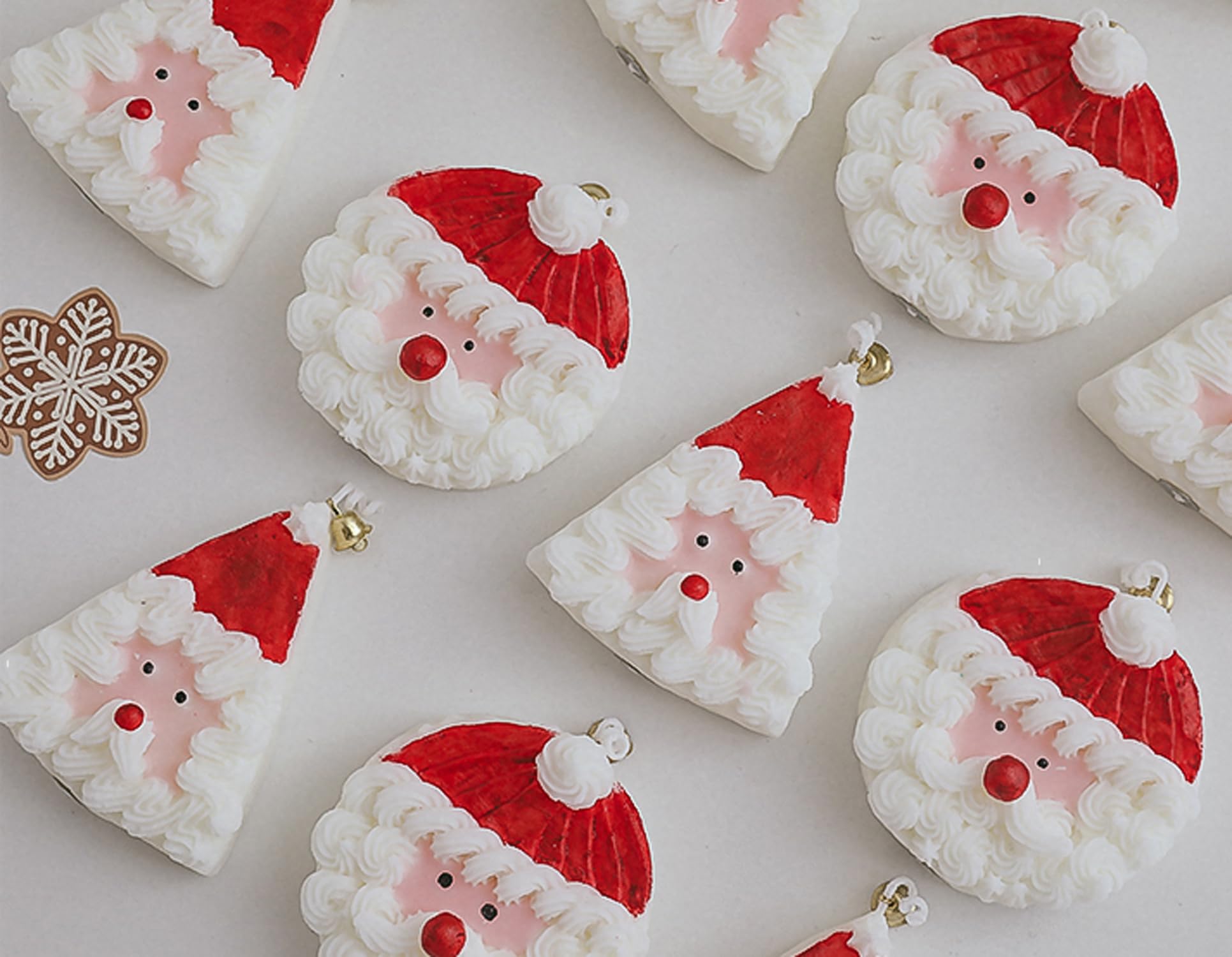 Christmas Cake Scented Candle,110G Handmade Aroma Soy Wax Santa Claus Decorative Candle T-shinAu supplements