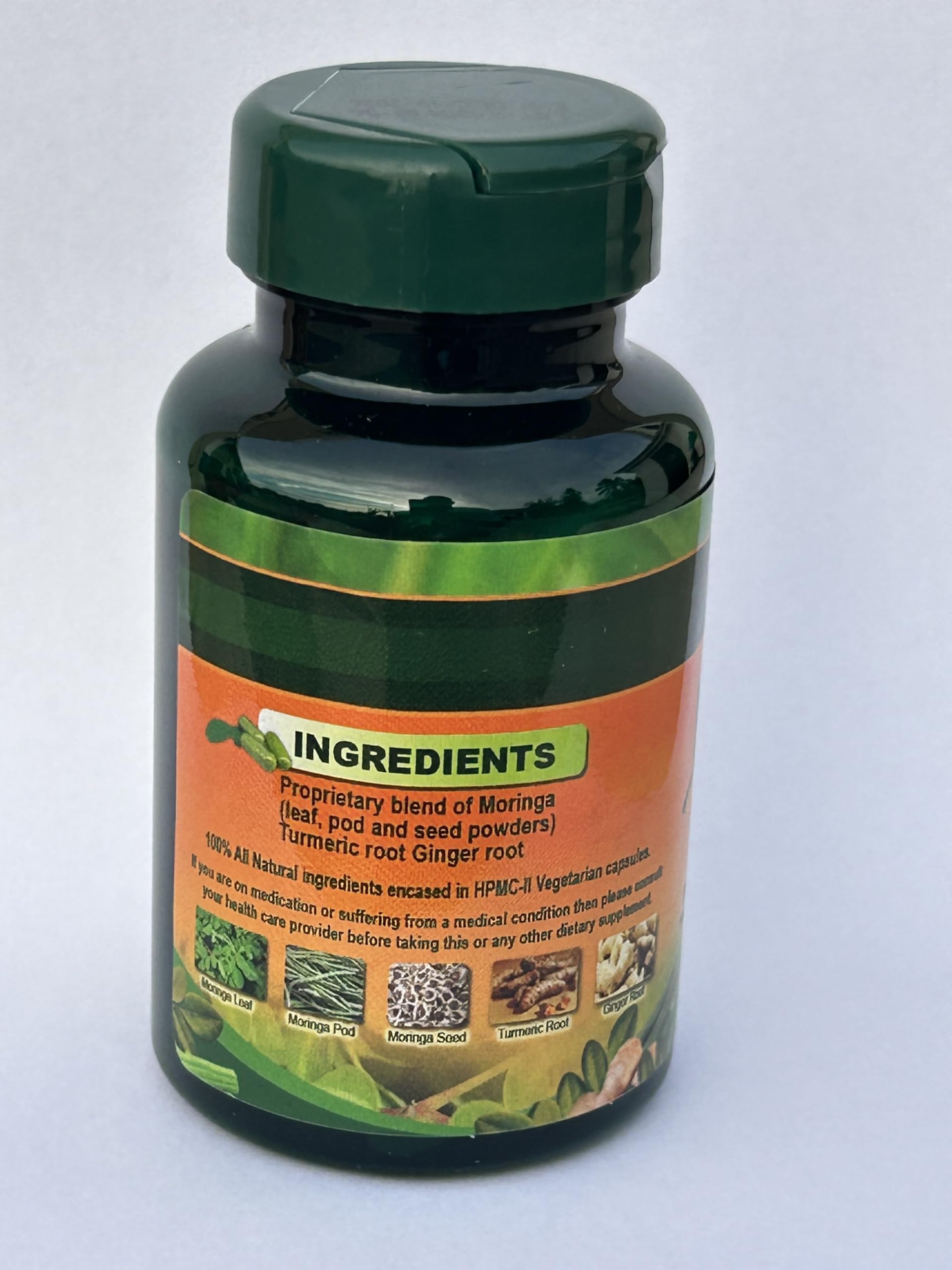 Jamaican Moringa Capsules – 100% Natural Ingredients – Made from Dried Moringa Leaves, Pods & Seeds – 90 Capsules, 500mg – with Turmeric & Ginger – Herbal Supplement, Nutrient-Rich – Easy to Swallow King's JamaicanAu supplements