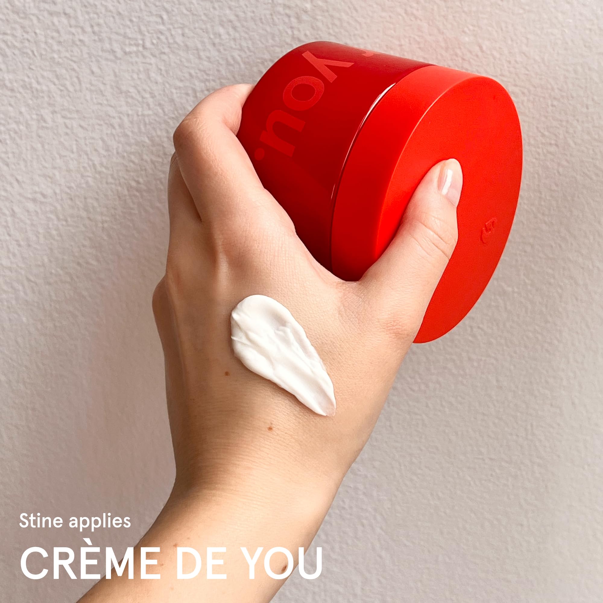 Glossier Crème de You Dry-Touch Body Butter - Signature You Fragrance Scented Body Cream for Dry Skin & 24 Hour Hydration - Shea Butter & Jojoba Oil - Warm & Spicy - Dermatologist-Tested, Vegan, 215ml GlossierAu supplements