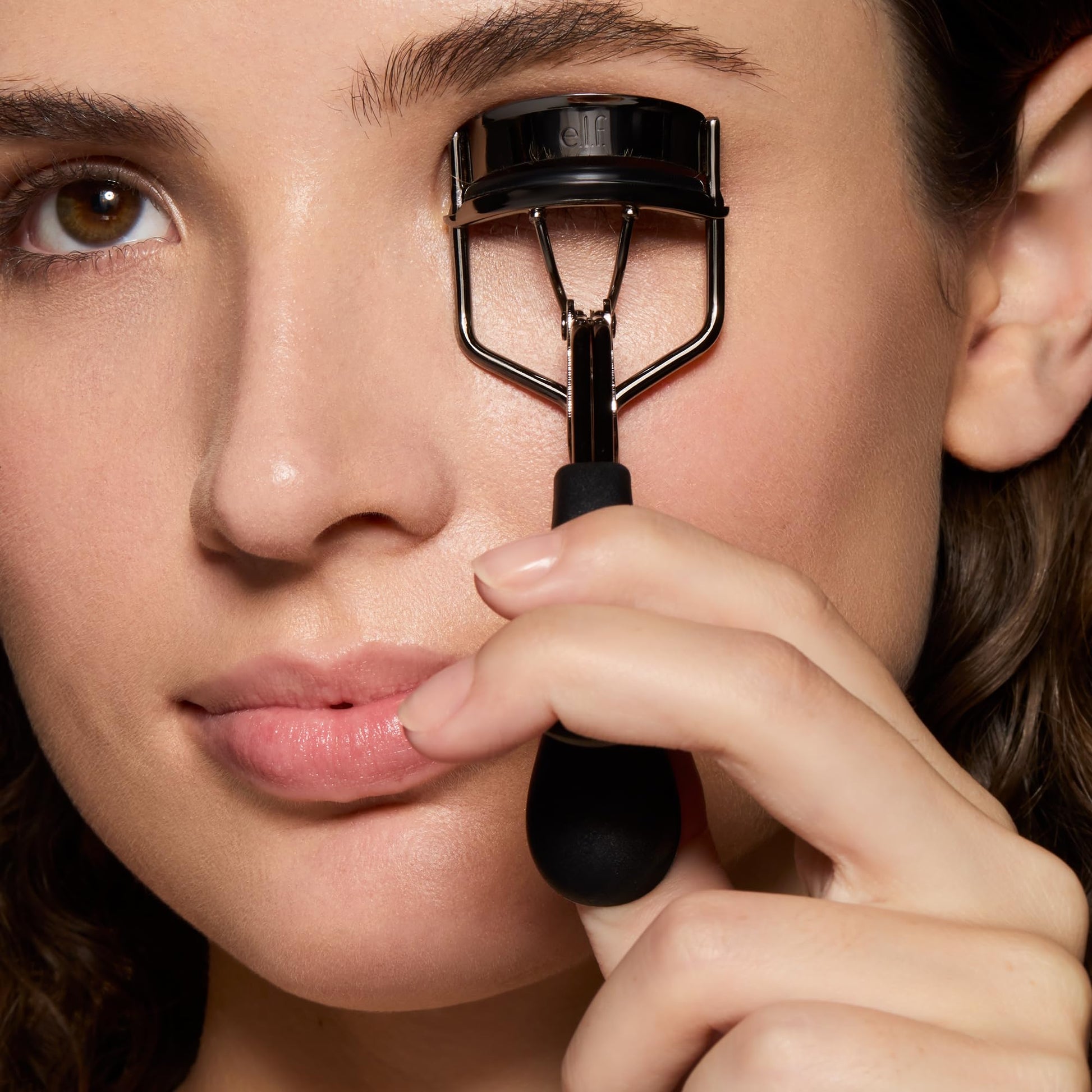 e.l.f. Pro Eyelash Curler, Strong, Contoured, Eye-Opening, Voluminous Lashes, Includes Additional Rubber Replacement Pad, Silver e.l.f.Au supplements