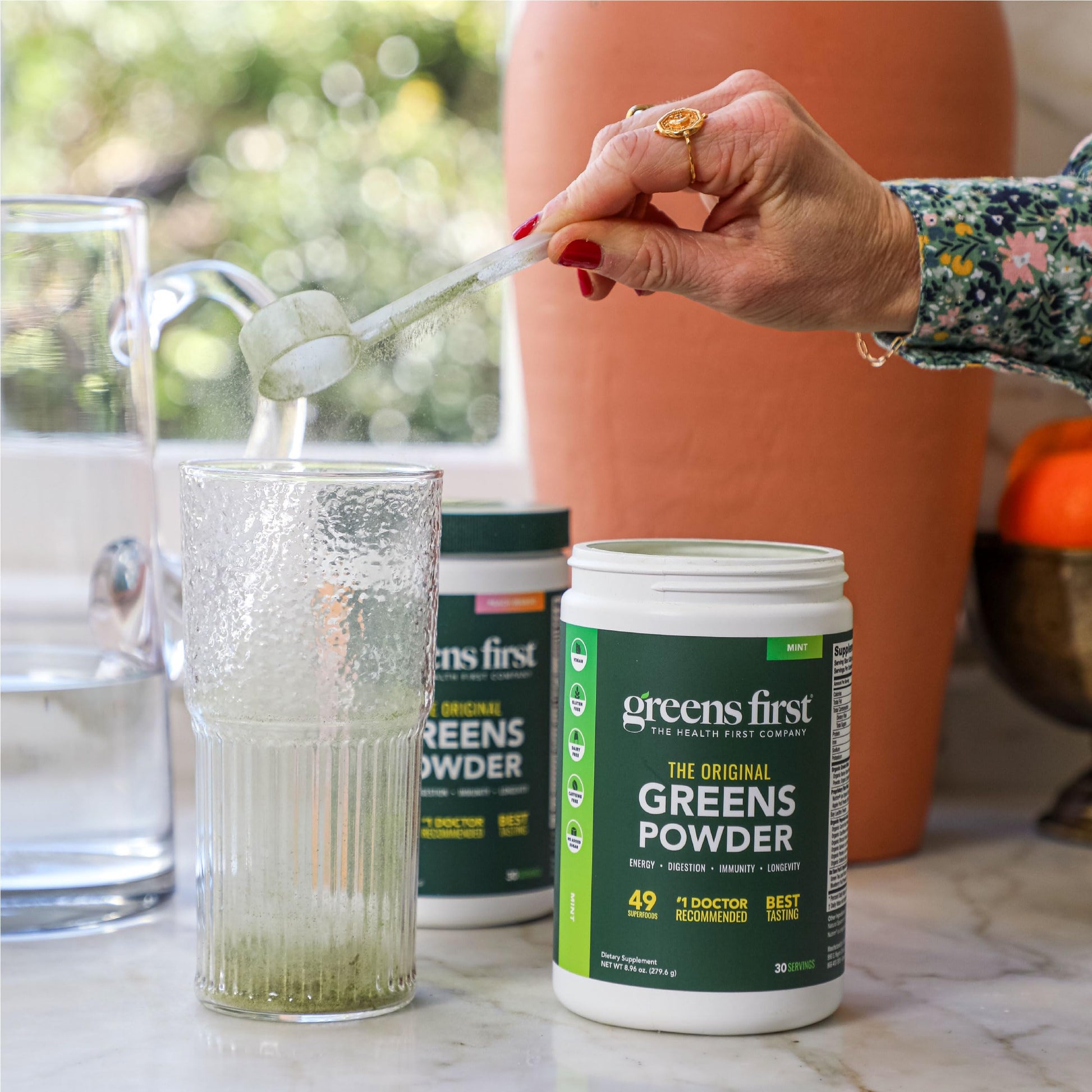 Greens First Original Greens Powder - 49 Superfoods - Organic Fruits & Veggies - Prebiotics, Probiotics & Digestive Enzymes - Antioxidant Smoothie - Dairy Free, Vegan & Non-GMO (Mint, 30 Servings) Greens FirstAu supplements
