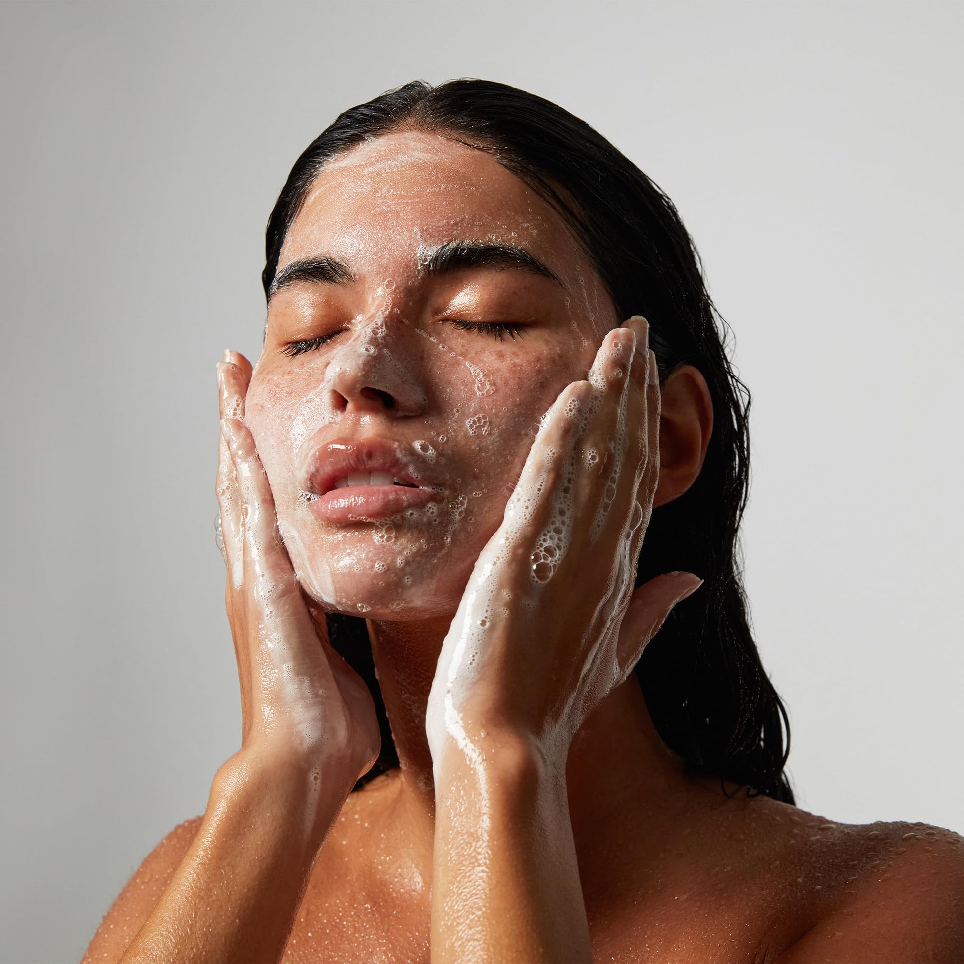 OUAI Detox Facial Cleanser - Deep Cleansing Face Wash with Glycolic Acid, Niacinamide & PHA - Removes Sweat, Dirt & Oil Without Drying - Gentle Face Cleanser for Post-Workout (7.8 Fl Oz) OUAIAu supplements
