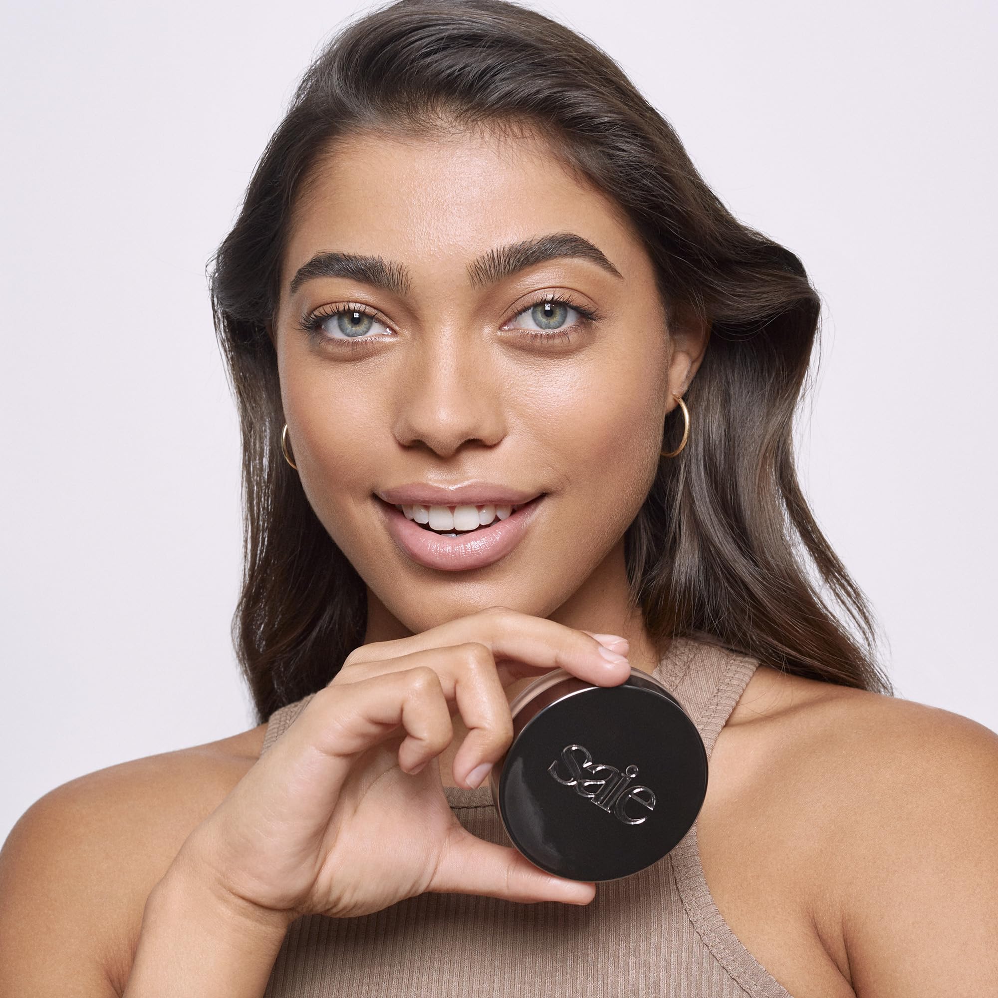 Saie Face Powder Duo, Medium - The Fluffy Brush, Soft, Multi-Use Targeted Powder Brush With Tapered Tip & Airset Radiant Loose Setting Powder, Translucent Medium (0.14 oz) - Vegan, Cruelty-Fee SaieAu supplements