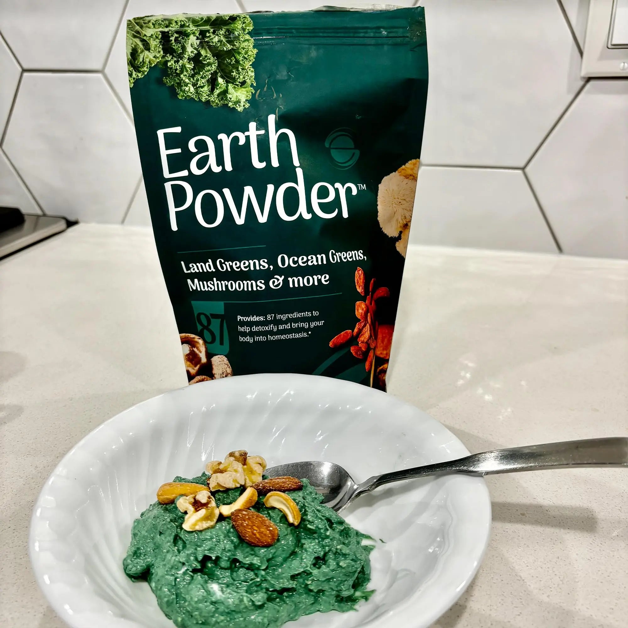 Earth Powder Daily Foundational Nutrition Supplement with 28 Greens & 10 Mushrooms | 87 Nutrients for Energy, Gut Health & Mental Clarity Earth Powdernz supplements