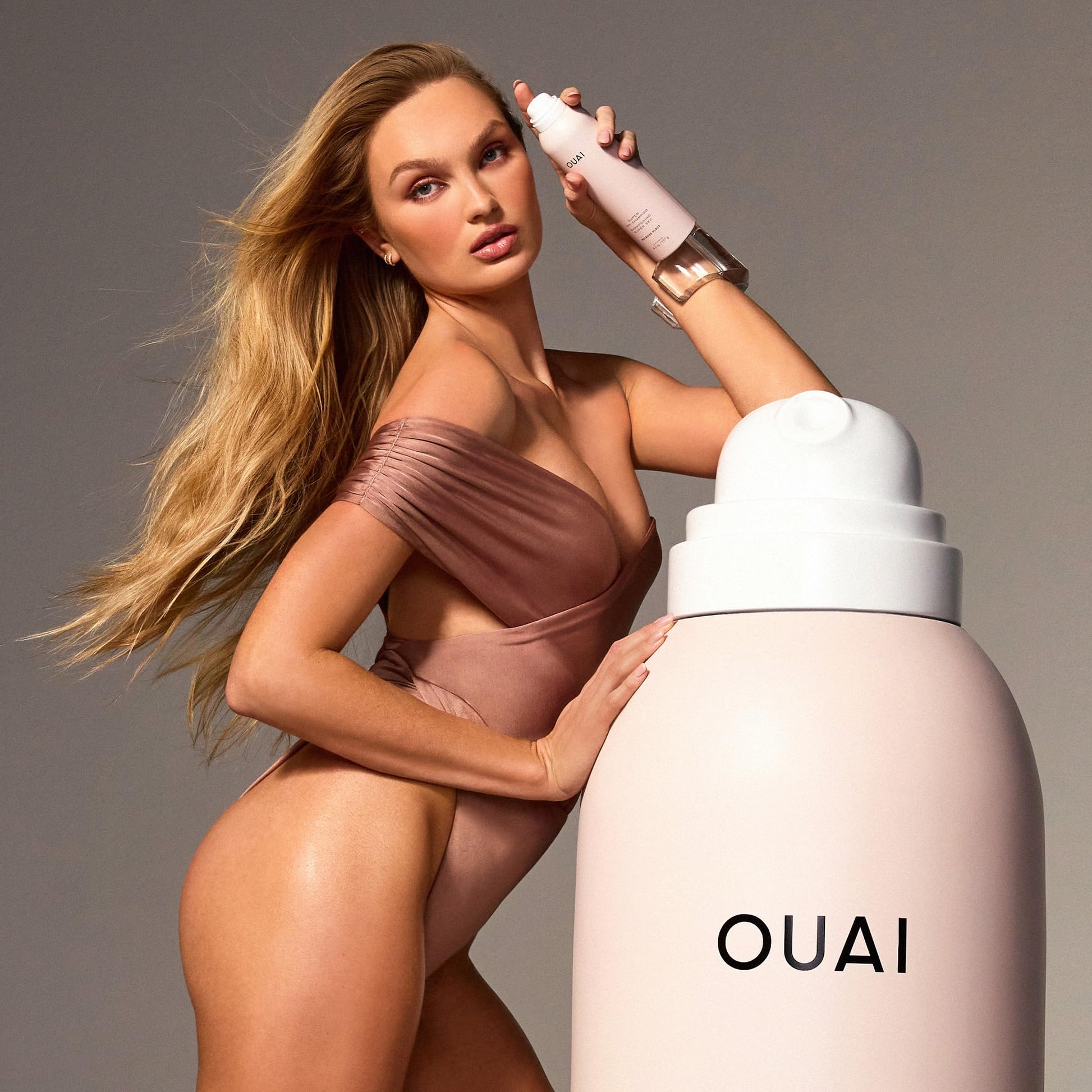OUAI Super Travel Size Dry Shampoo - Volumizing Dry Shampoo - Absorbs Oil, Dirt & Sweat - Blends Seamlessly into Hair with Zero Residue & Enriched with a Long-Lasting Scent - Melrose Place (2 oz) OUAIAu supplements
