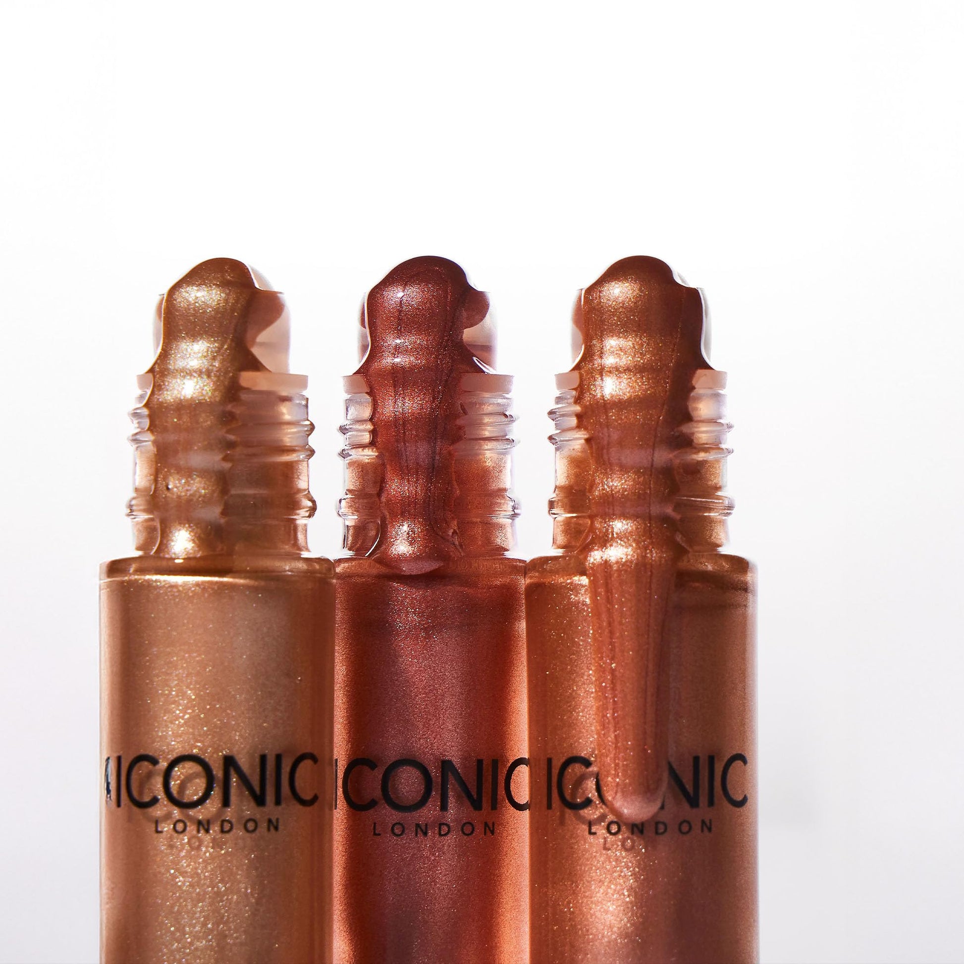 ICONIC LONDON Rollaway Glow | Liquid Highlighter for a Radiant Glow, Cruelty-Free, Vegan Makeup (Champagne Chic) 0.27 Fl oz ICONIC LONDONAu supplements