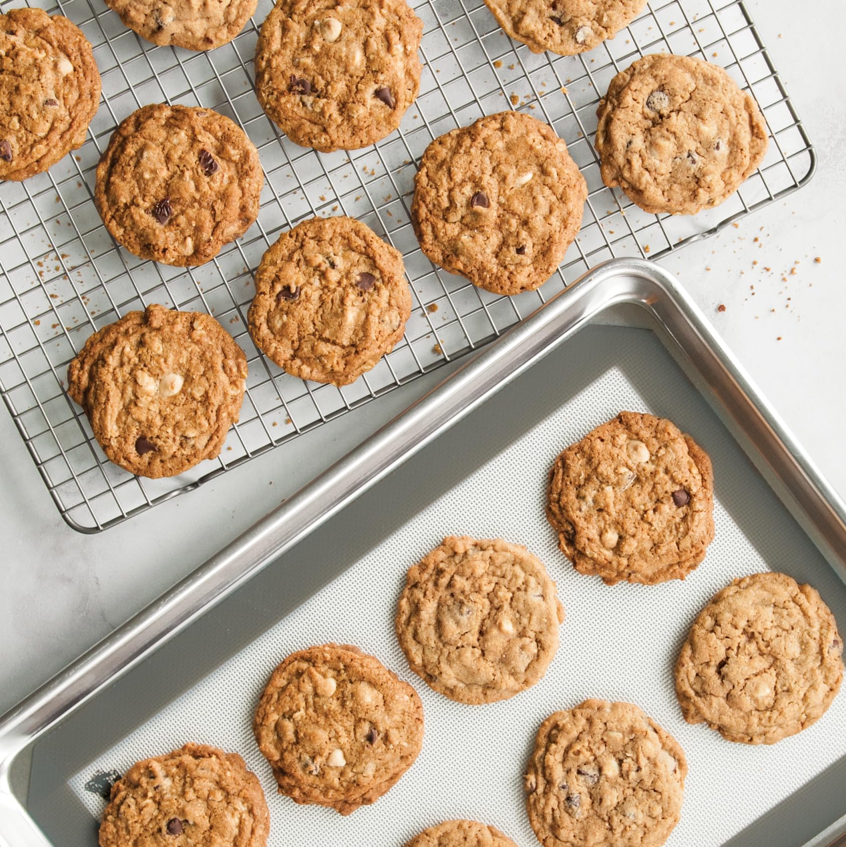 Nordic Ware Naturals Half Sheet Pan, Deluxe Silicone Liner and Cooling Rack, Cookie or Roasting Bakers Set Nordic WareAu supplements