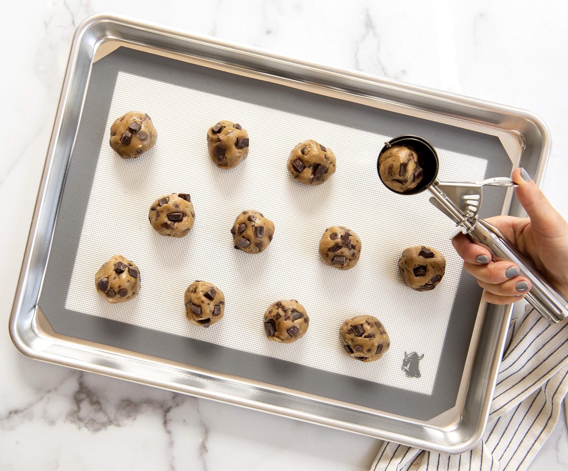 Nordic Ware Naturals Half Sheet Pan, Deluxe Silicone Liner and Cooling Rack, Cookie or Roasting Bakers Set Nordic WareAu supplements